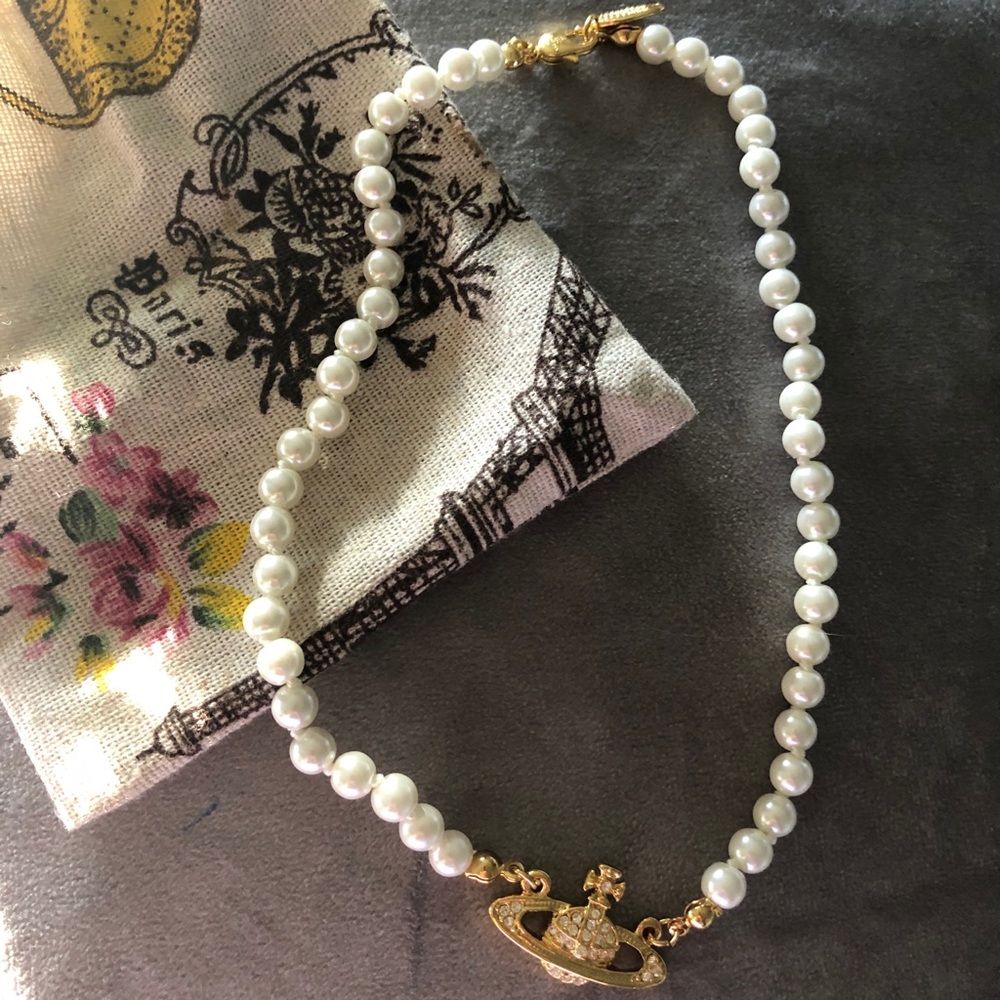 Vivienne Westwood pearl choker